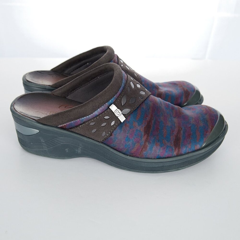 BZEES Dolly Blue Plum Wedge Clogs Comfort Shoe Women's 10W